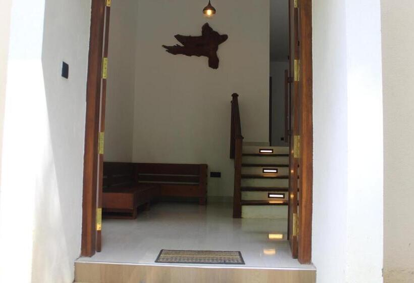 Отель Kandy Lotus