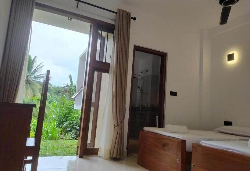 Отель Kandy Lotus