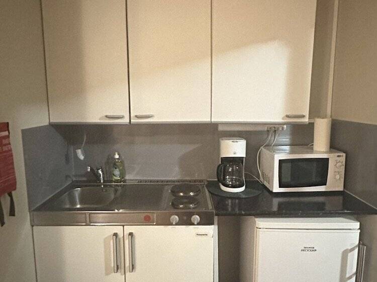 בית מלון כפרי Li Keskipiste