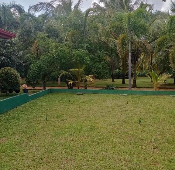 فندق Kumbuk Sewana Villa