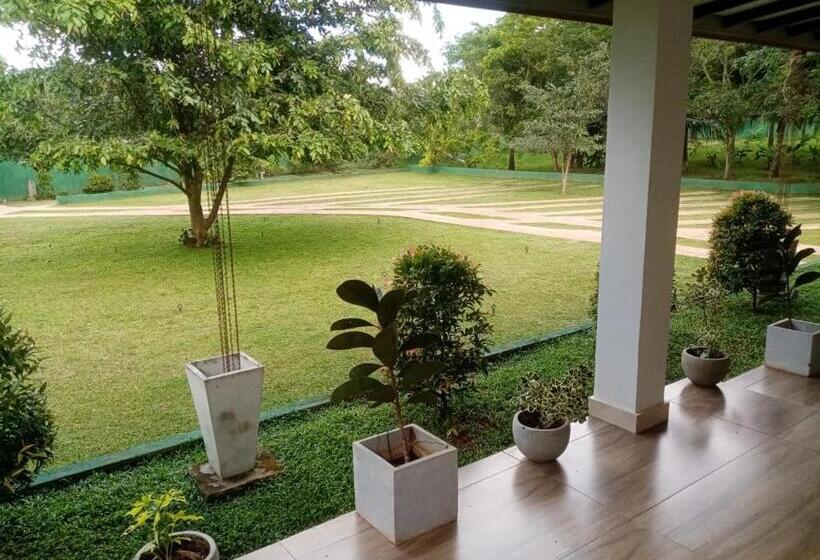 فندق Kumbuk Sewana Villa