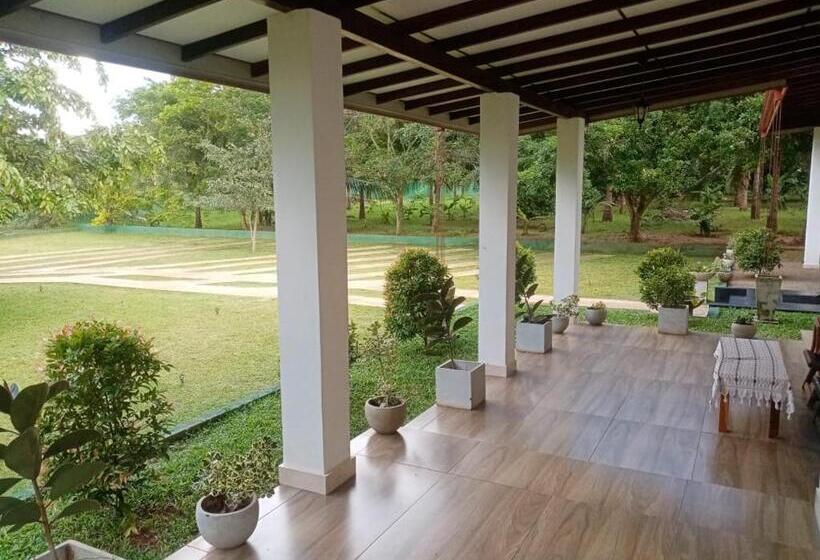 فندق Kumbuk Sewana Villa