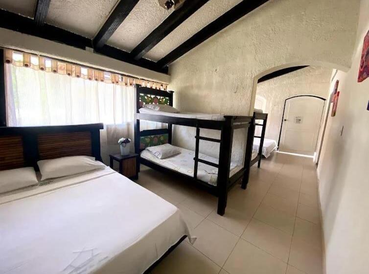 酒店 Las Palmas Melgar