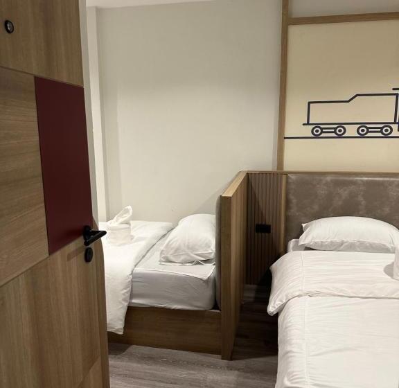 Hotel Nadpob Station นัดพบสเตชั่น