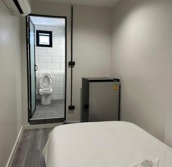 Hotel Nadpob Station นัดพบสเตชั่น