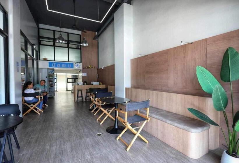 Hotel Nadpob Station นัดพบสเตชั่น