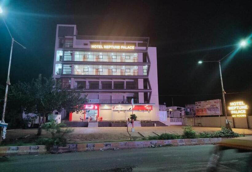 בית מלון כפרי Neptune Palace