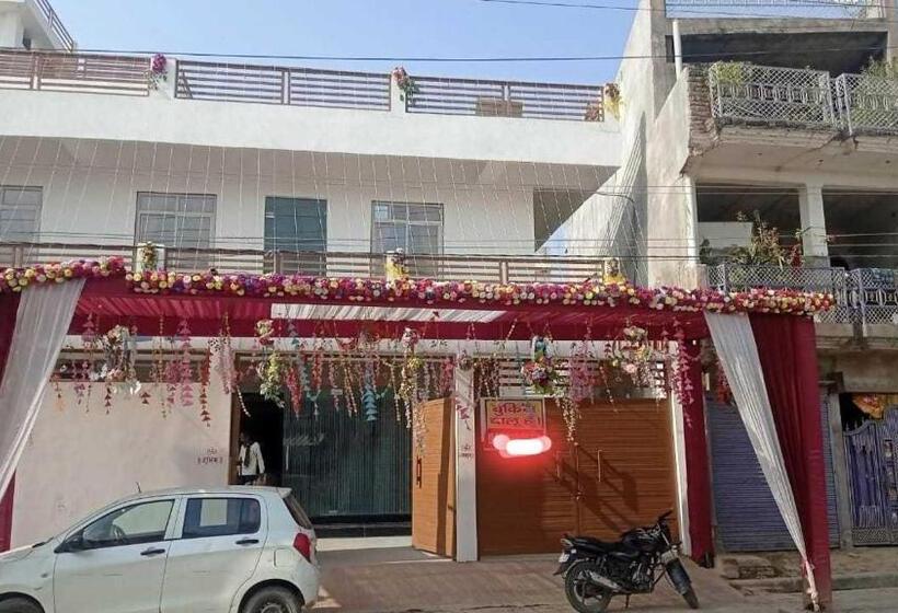 ホテル Oyo Chakeri Crystal