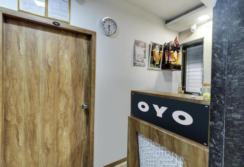 בית מלון כפרי Oyo Flagship Sri Lodge