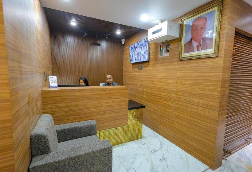 Fabhotel Pearl Square