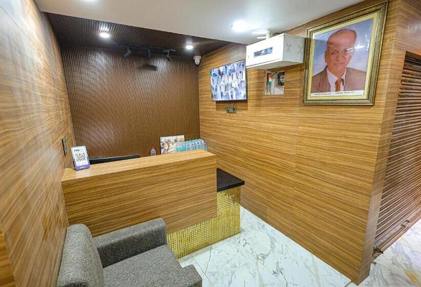 Fabhotel Pearl Square