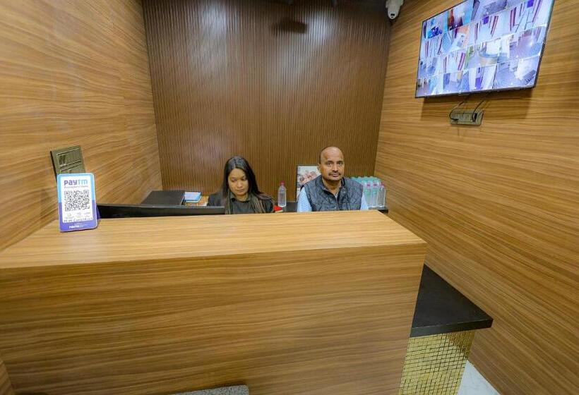 Fabhotel Pearl Square