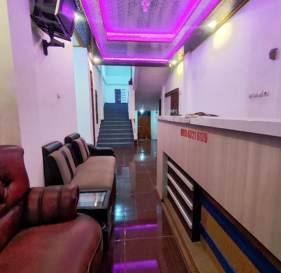 ホテル Penginapan Nurmega Jaya