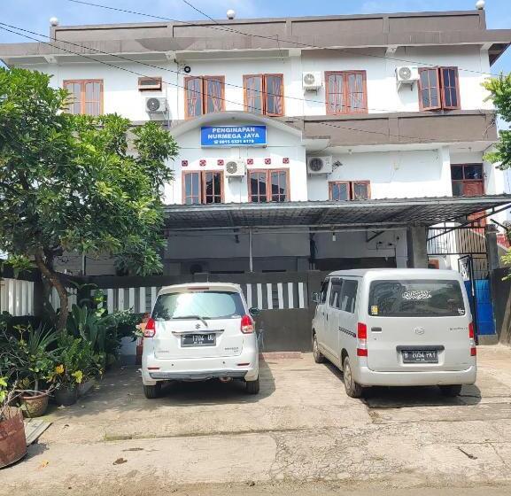 ホテル Penginapan Nurmega Jaya