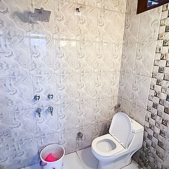 Roomshala 140 Hotel 24&7 Malviya Nagar