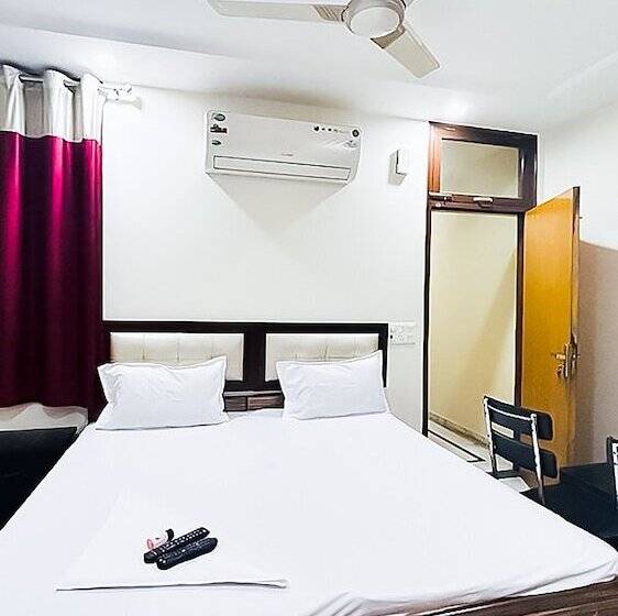 Roomshala 140 Hotel 24&7 Malviya Nagar