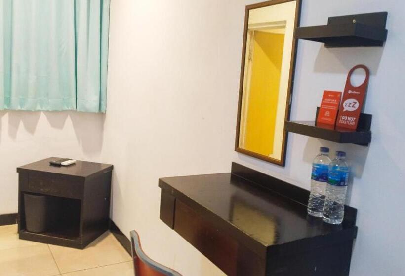 호텔 Reddoorz Near Living Plaza Palembang