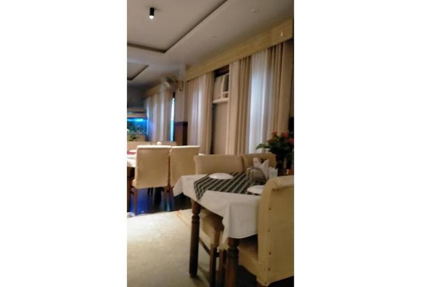 בית מלון כפרי Shri Ram International Varanasi