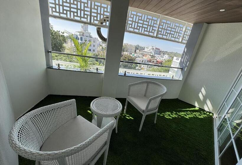 ホテル Sky Suites By The Lazy Host