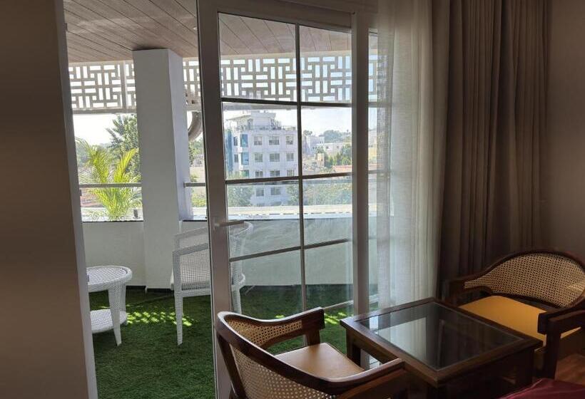 Hotel Sky Suites By The Lazy Host