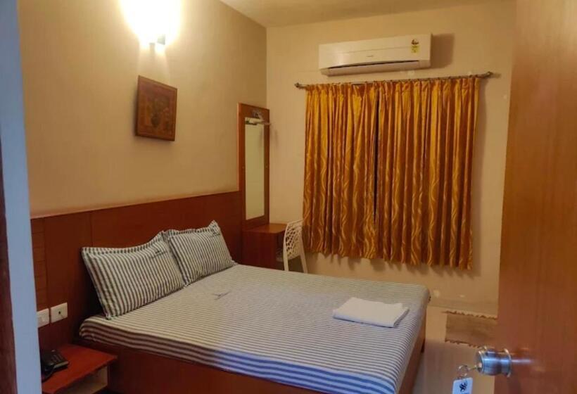 ホテル Skylink Residency