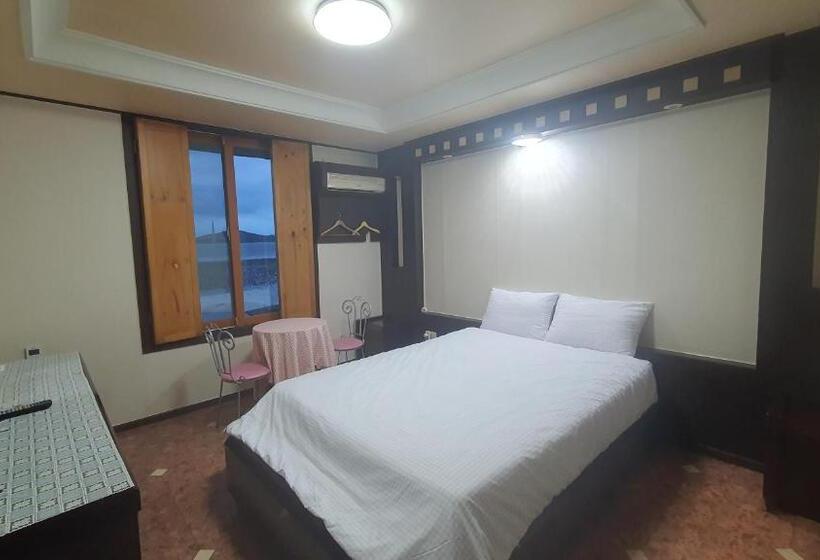 בית מלון כפרי Sm Resortel