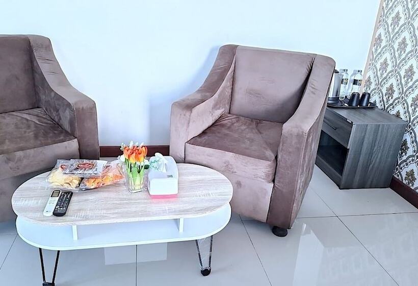 ホテル Solok Premier