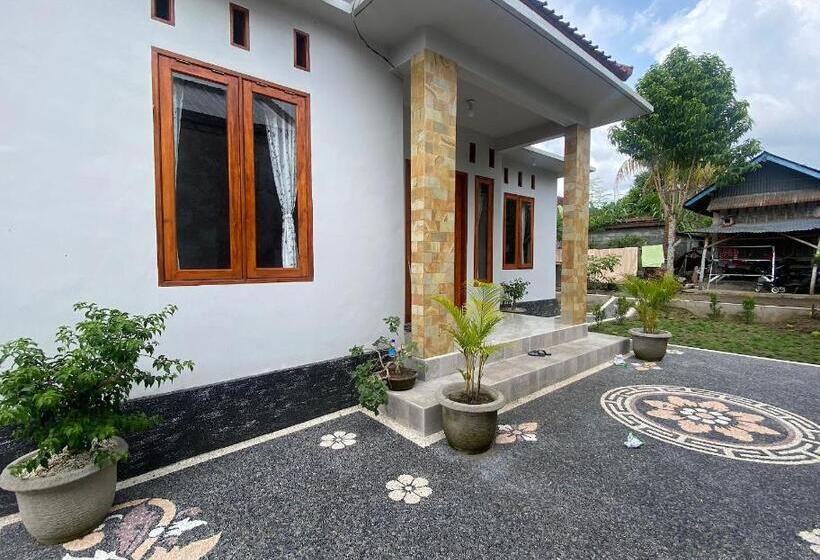 בית מלון כפרי Spot On 93441 Gians Homestay