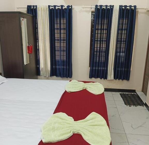 فندق Sri Padmanabha Tourist Home