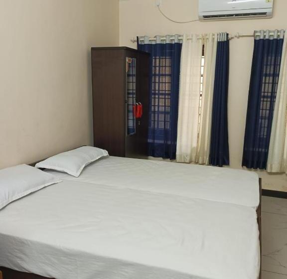 فندق Sri Padmanabha Tourist Home