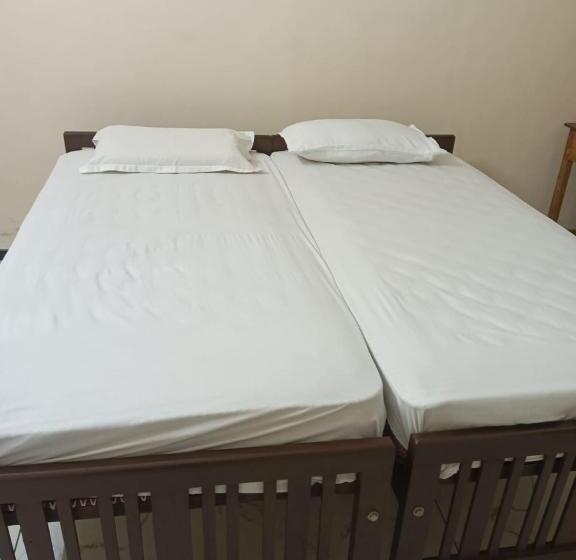 فندق Sri Padmanabha Tourist Home