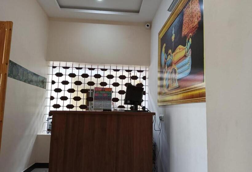 فندق Sri Padmanabha Tourist Home