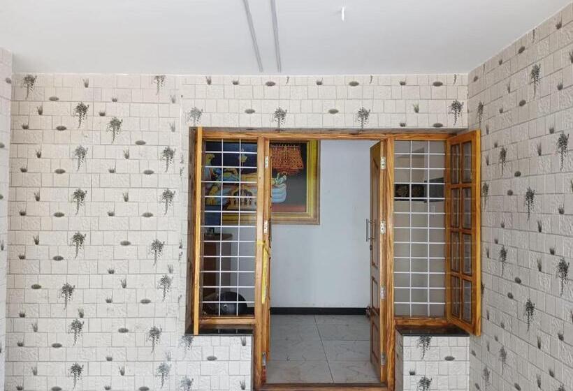 فندق Sri Padmanabha Tourist Home