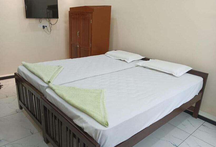 فندق Sri Padmanabha Tourist Home