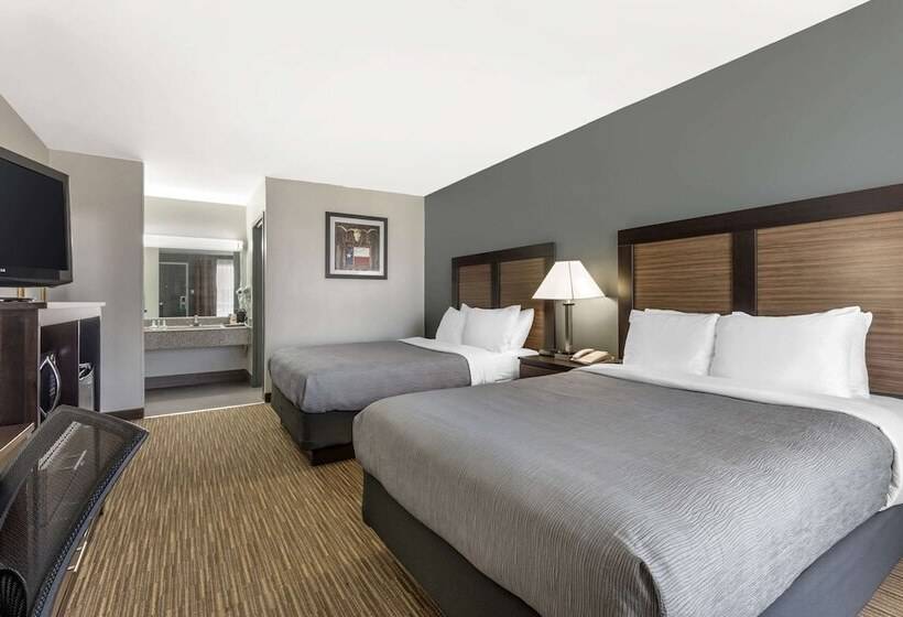 Отель Suburban Studios Gainesville