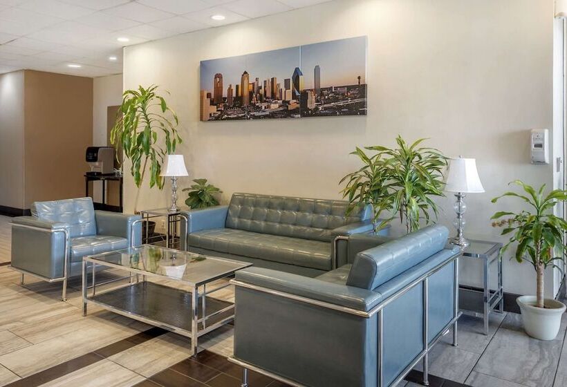 Отель Suburban Studios Gainesville