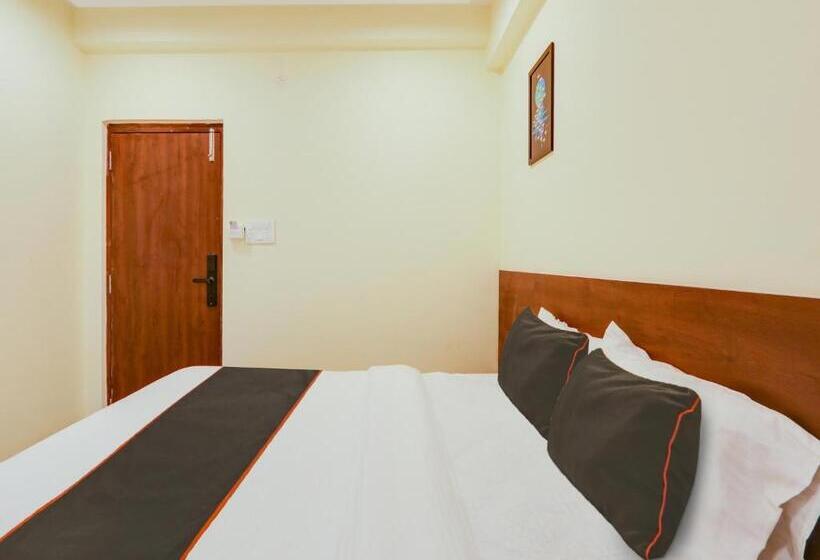 ホテル Collection O Srp Luxurys