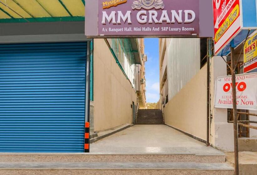 ホテル Collection O Srp Luxurys