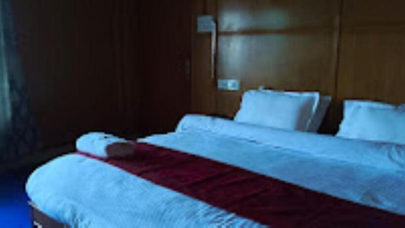 فندق Tawang Holiday Tawang