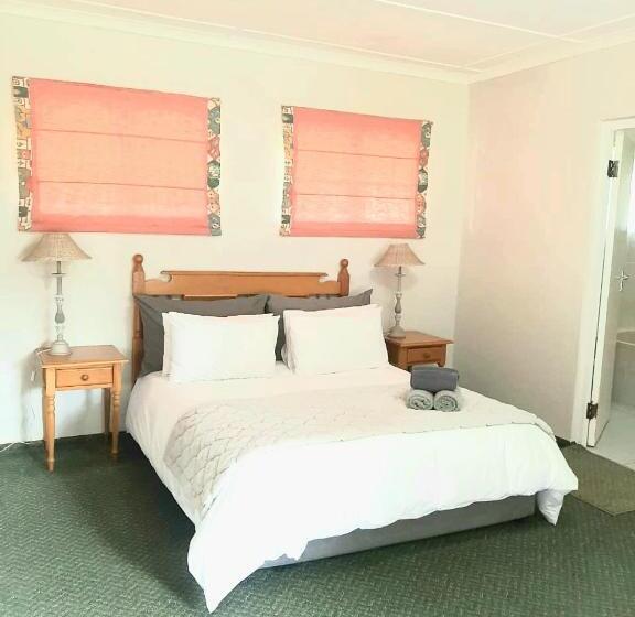 בית מלון כפרי The Oaks