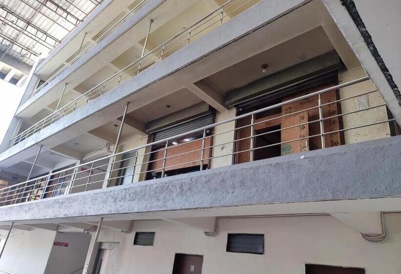 בית מלון כפרי Vraj