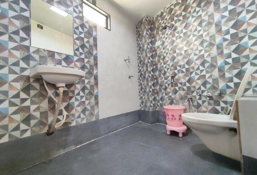 בית מלון כפרי Vraj