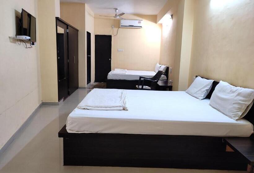 בית מלון כפרי Vraj