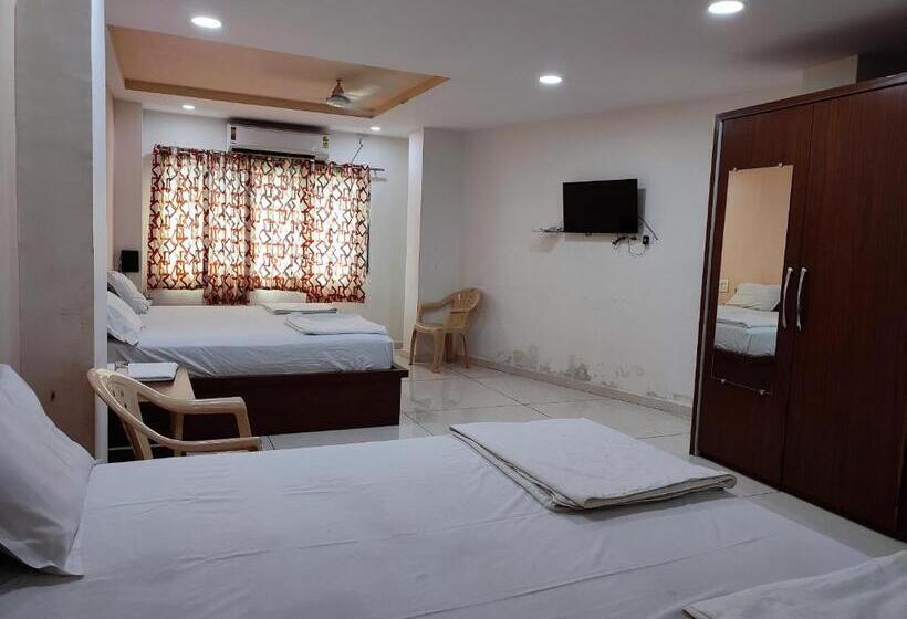 בית מלון כפרי Vraj