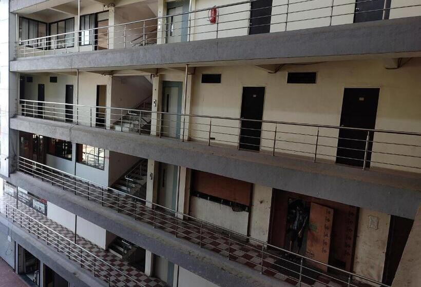 בית מלון כפרי Vraj