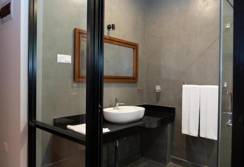 فندق Woodgrove Cabanas