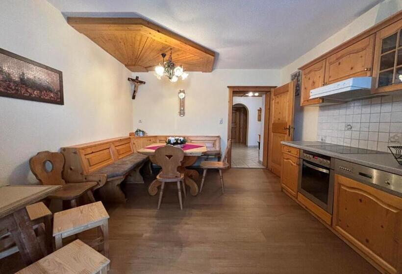 ホテル Zillerbruggerhof