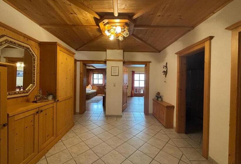 ホテル Zillerbruggerhof