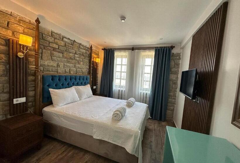 İli̇a Buti̇k Otel