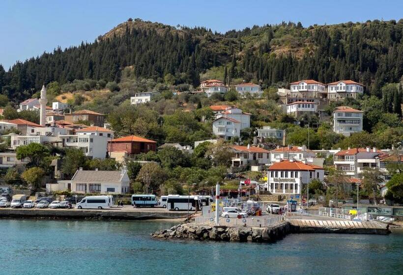 İli̇a Buti̇k Otel